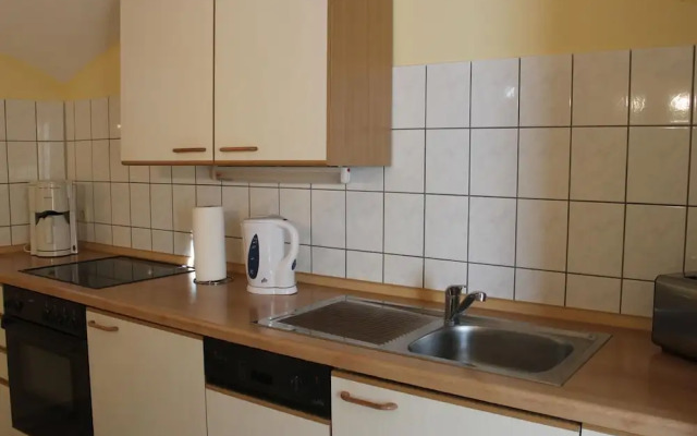Apartment in Weibig With Garden