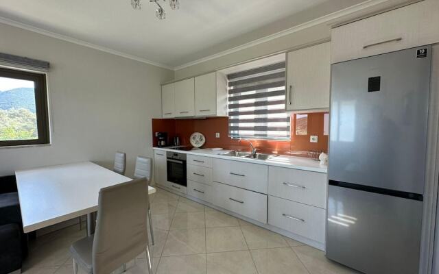 Elpida Luxury Apartments & Suites