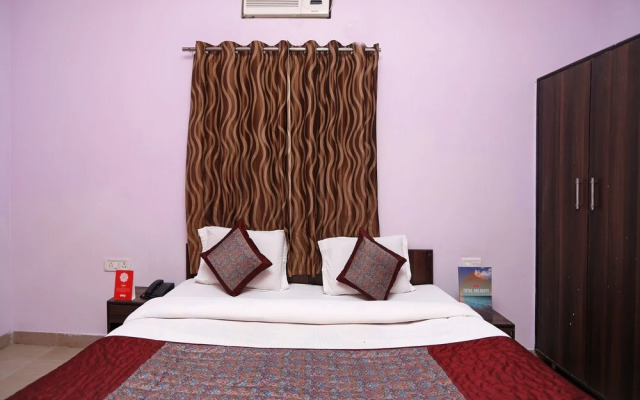 OYO 14983 Gawala Ashram