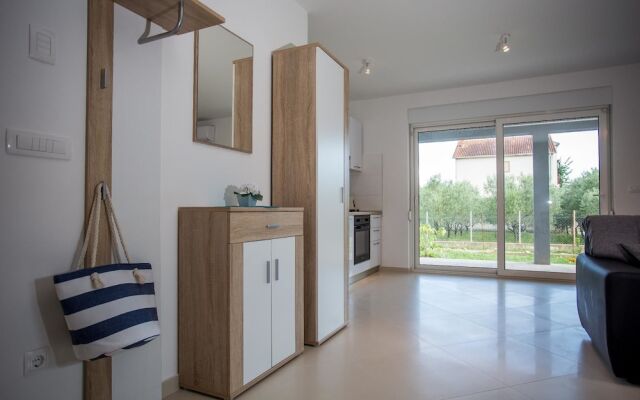 Enelani Apartments