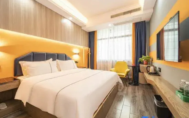 Yiyang Fenglin Evening  Hotel