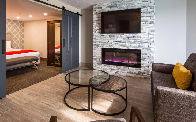 DoubleTree by Hilton Windsor Hotel & Suites