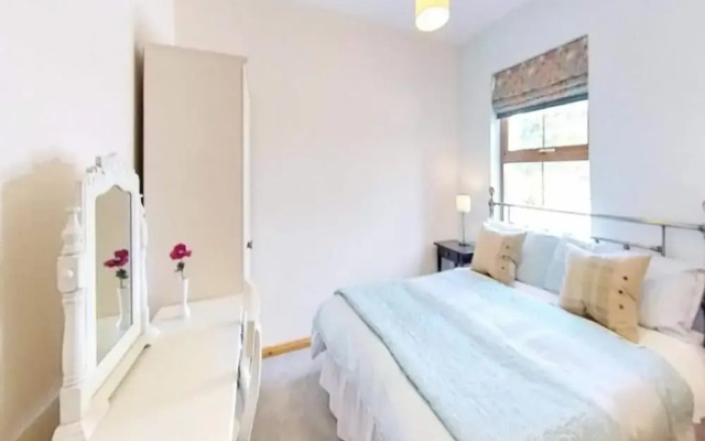 Double Room Ensuite Near Hillsborough Palaces