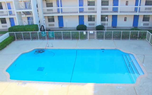 Baymont by Wyndham Tulsa Broken Arrow
