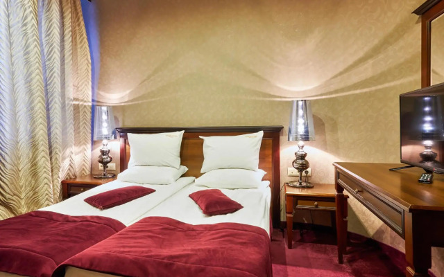 Yantra Grand Hotel -Sharlopov Hotels