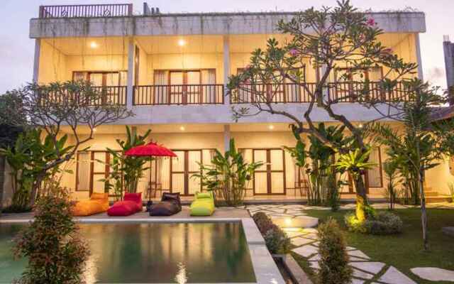 Mupu Jana G.House Keramas