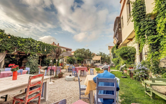 Sardunaki Konak Hotel