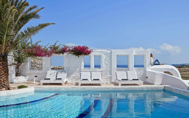 Mr & Mrs White Paros