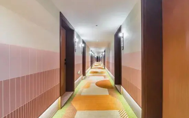 Orange Hotel (Qingdao Kaide Mall Shuangshan Subway Station)