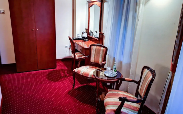 Hotel Villa Royal - фото 2