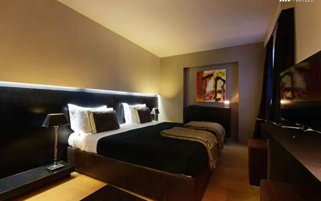 The Charming House DD724