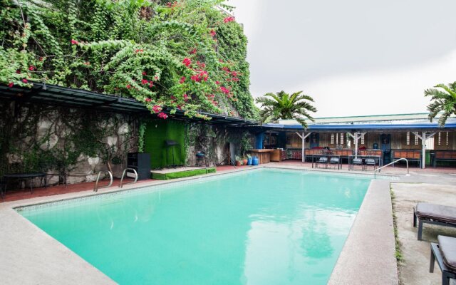 Marquis Hotel & Restaurant