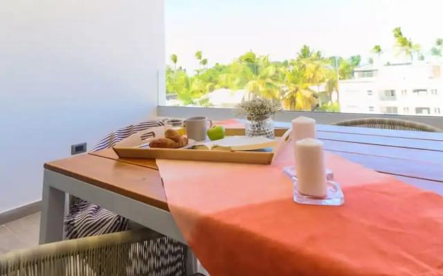 Elegant and Spacious Penthouse With Ocean View