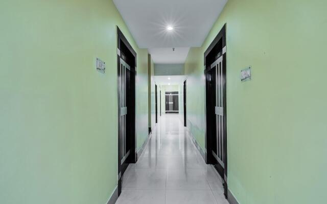 OYO Flagship 14008 Hotel The Avenue