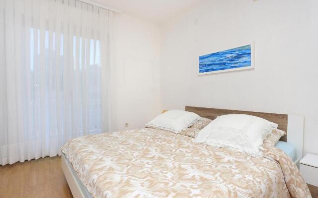 Apartments with WiFi Dugi Rat, Omis - 18917