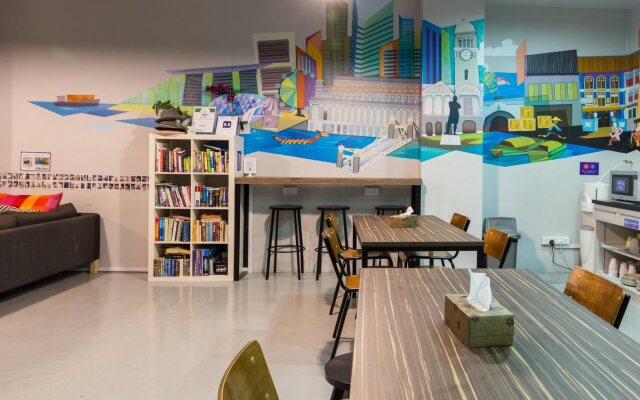 RedDoorz Hostel
