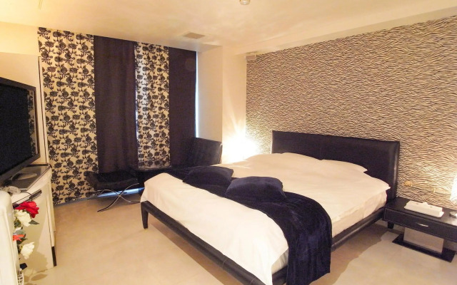 V Hotel - Adults Only