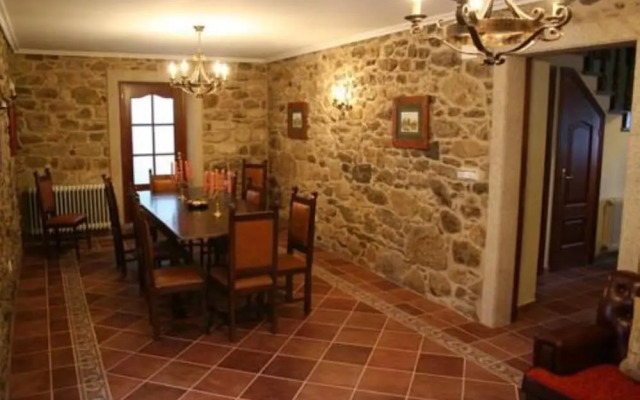 A Estrada 100126 6 Bedroom Holiday home By Mo Rentals