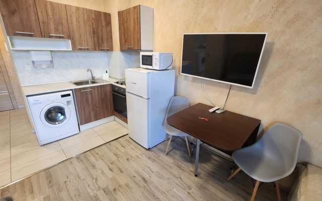 Colonel apartment 844