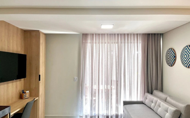 Hyde Park Terrace - by Living
