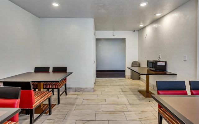 Motel 6 Ogden, UT- Downtown