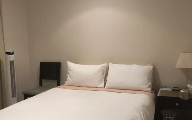 South Brisbane two beds two baths one parking