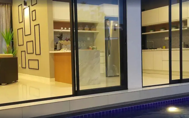 Atlantis Pool Villa Ipoh