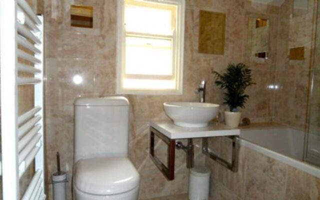 Artist Cottage B&B