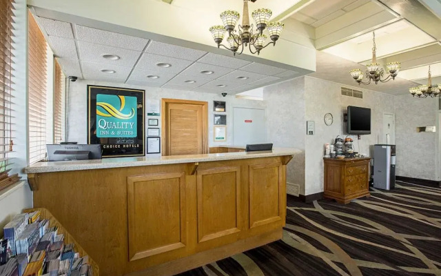 Quality Inn & Suites Metro