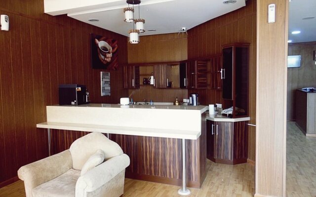 Madaen 2 Hotel