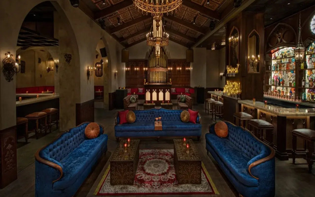 Moxy Downtown Los Angeles