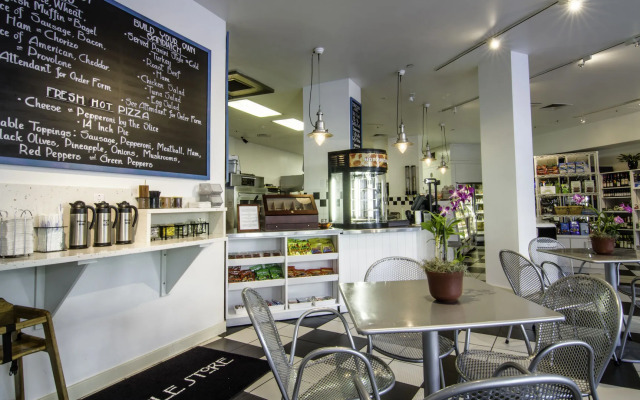 Naples Beach Club, A Four Seasons Resort