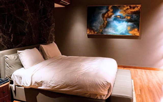 Regal Riverside Villas – Guest Rooms – Da Nang