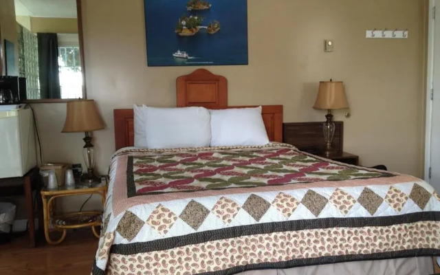 Boathouse Country Inn