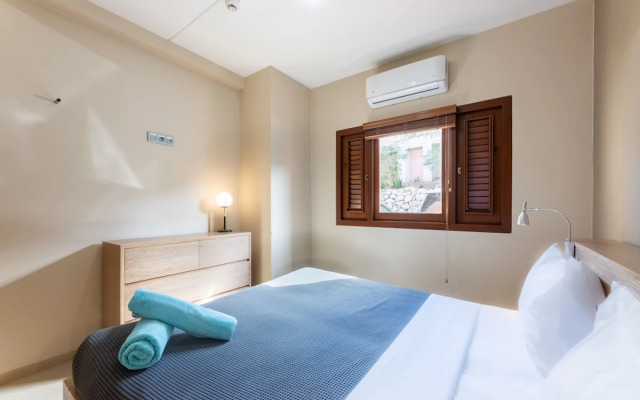 Spanish Water Apartments
