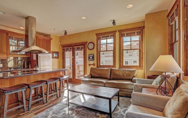 Mountain Ridge  2 Bedroom Townhouse by RedAwning