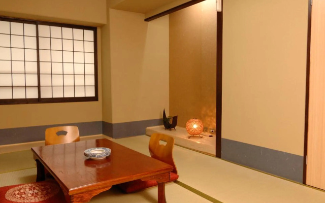 Hotel Iida – Guest Rooms – Kyoto
