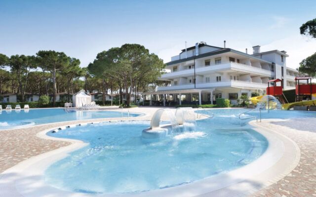 Residence Village (CLL240)