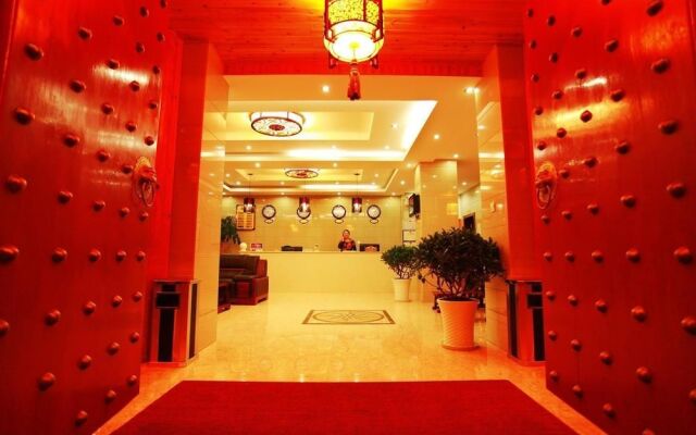 Red Eight Commercial Hotel