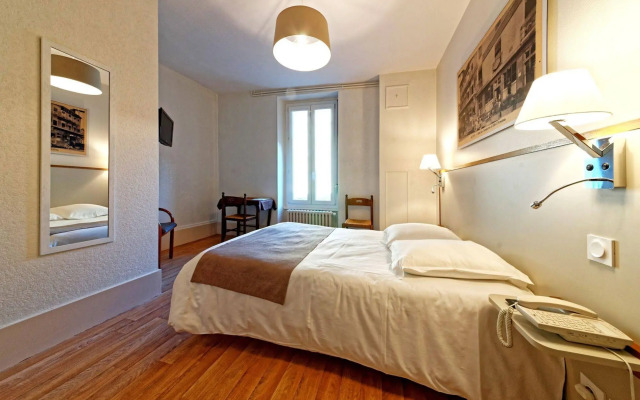 Logis Hôtel Du Commerce Et Touring