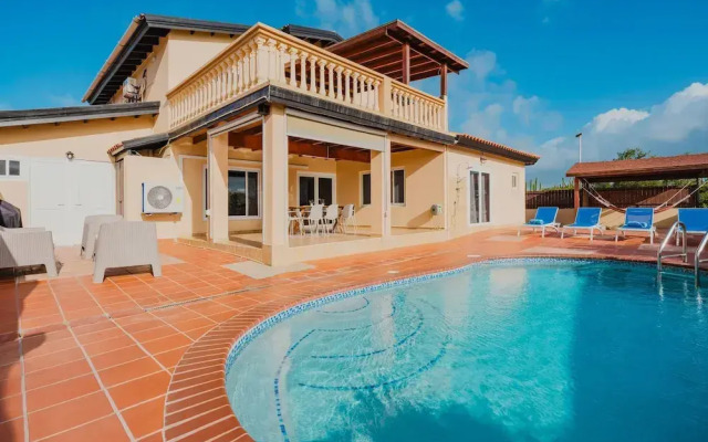 5 Bedroom Villa With Amazing View of Aruba Nature