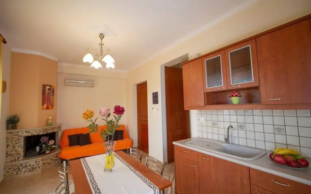 Beach Flat With Garden, Jacuzzi, BBQ