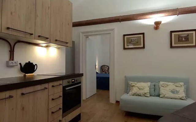 2-bed House in Rome Near Coliseum