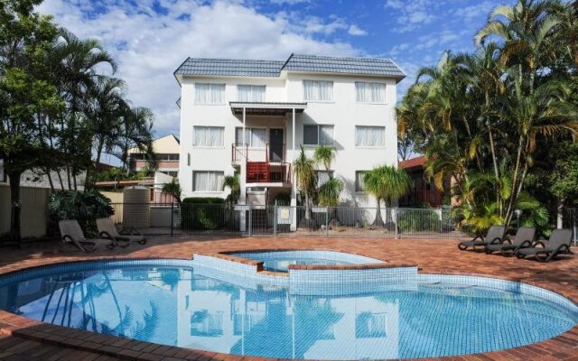 Earls Court Motel & Apartments
