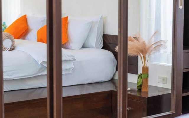 Spacious Private 4 BR Villa With a Working Office
