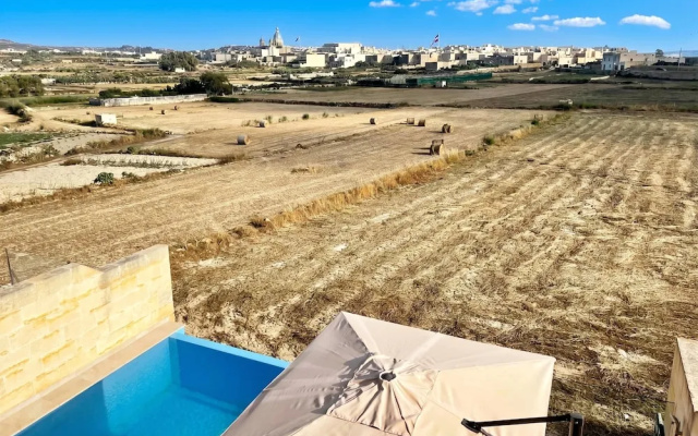 Kenn Gozitan Villa and Pool