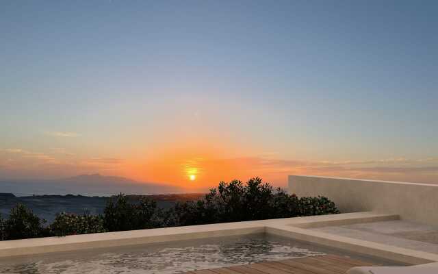 Pnoe Luxury Suites