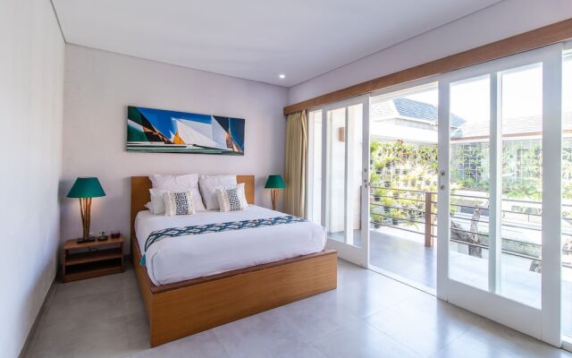 Three Bedroom Villa In Seminyak Wbreakfast
