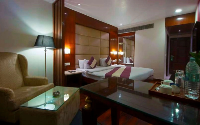 Hotel Aura - Near to New Delhi Railway Station – Guest Rooms – Delhi