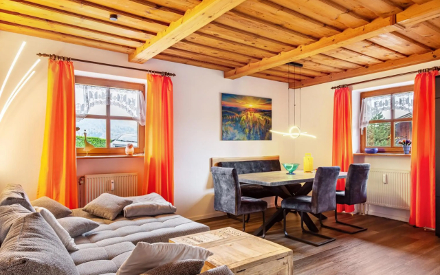 Komfortwohnung mit Pool und Sauna